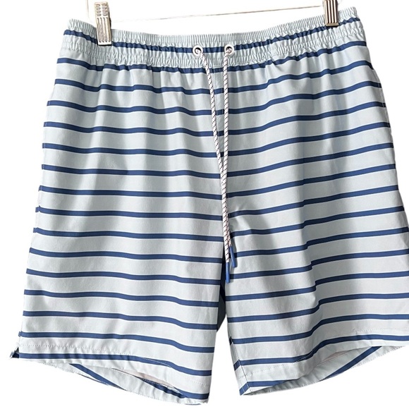 EUC Men’s Preppy Bonobos Swim Trunks Blue Stripe 7” Inseam size M - Picture 1 of 11